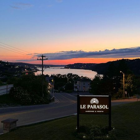 Auberge Le Parasol Saguenay Zewnętrze zdjęcie