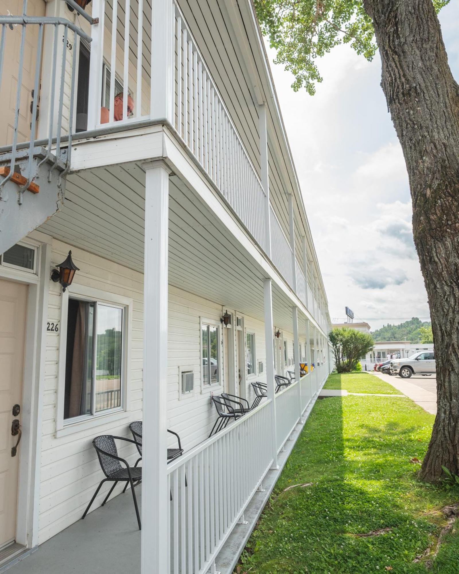 Auberge Le Parasol Saguenay Zewnętrze zdjęcie