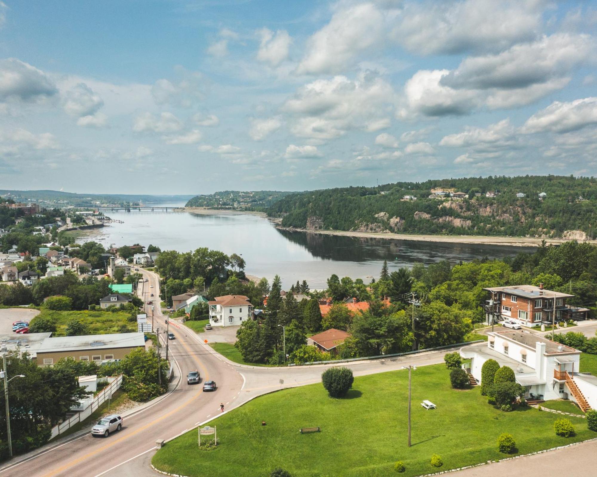 Auberge Le Parasol Saguenay Zewnętrze zdjęcie