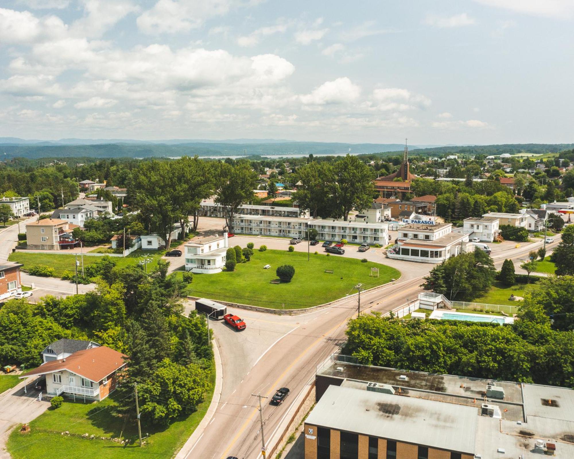 Auberge Le Parasol Saguenay Zewnętrze zdjęcie