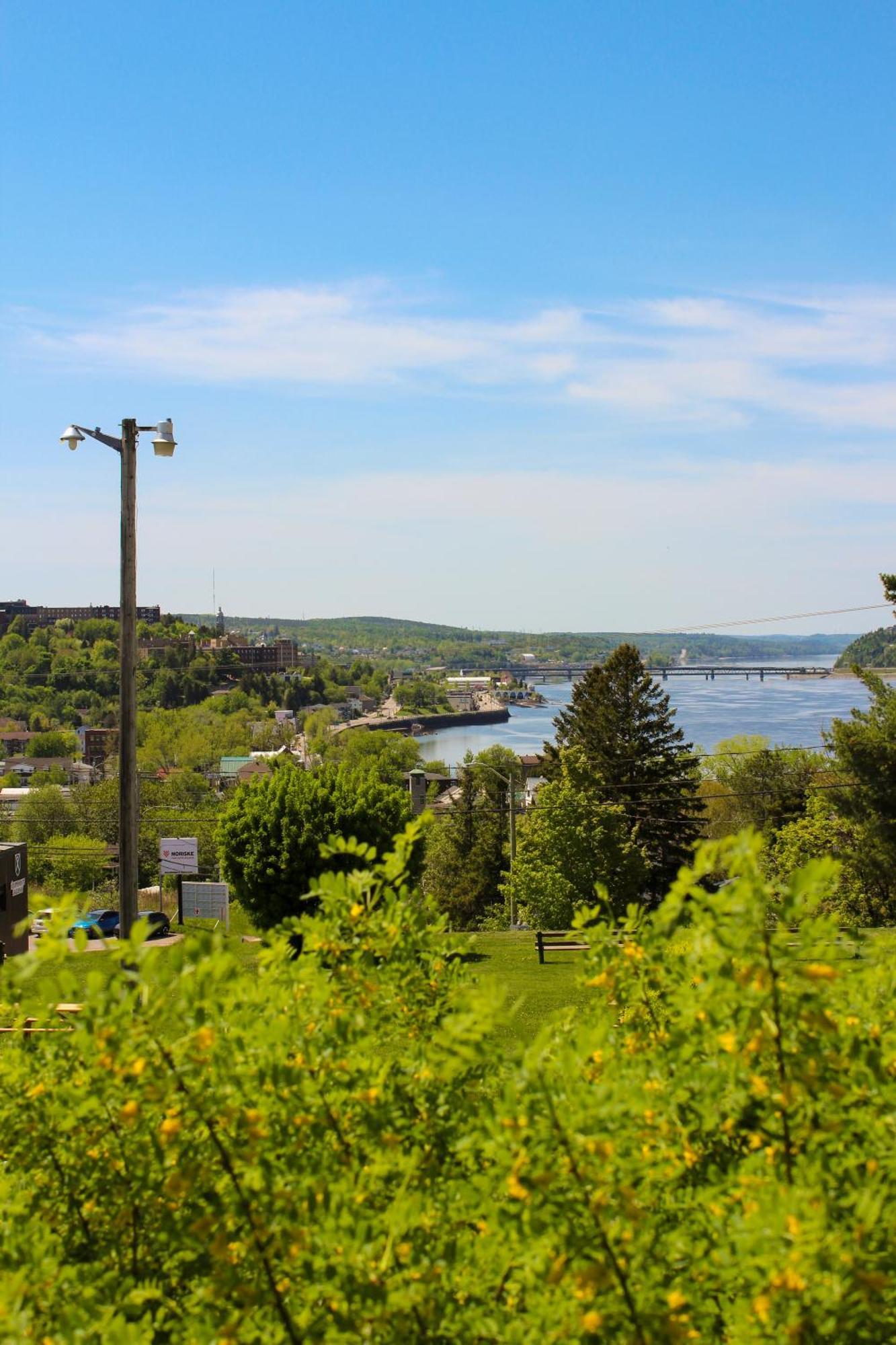 Auberge Le Parasol Saguenay Zewnętrze zdjęcie