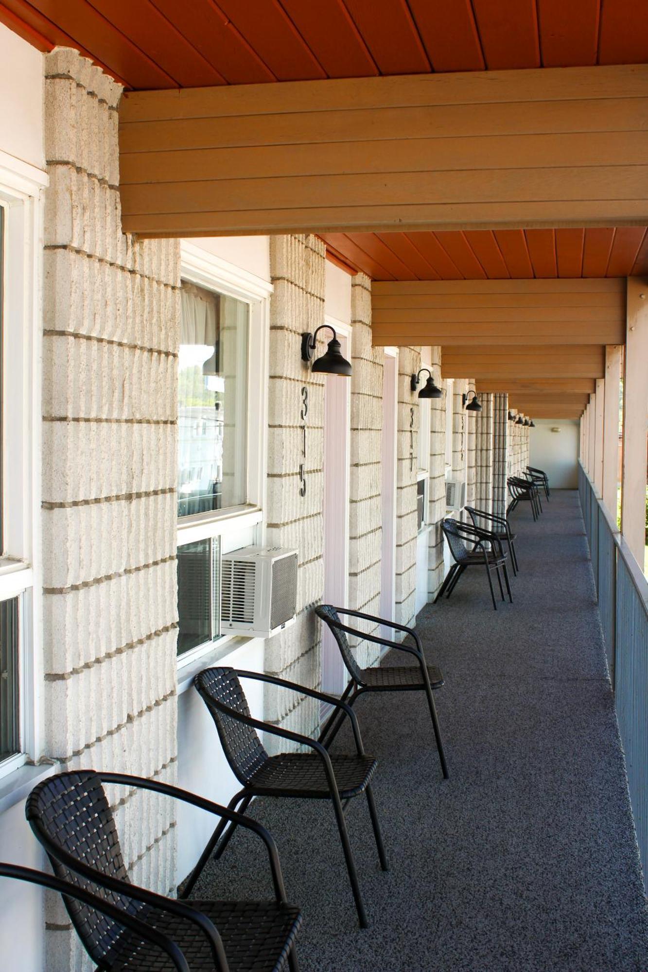 Auberge Le Parasol Saguenay Zewnętrze zdjęcie
