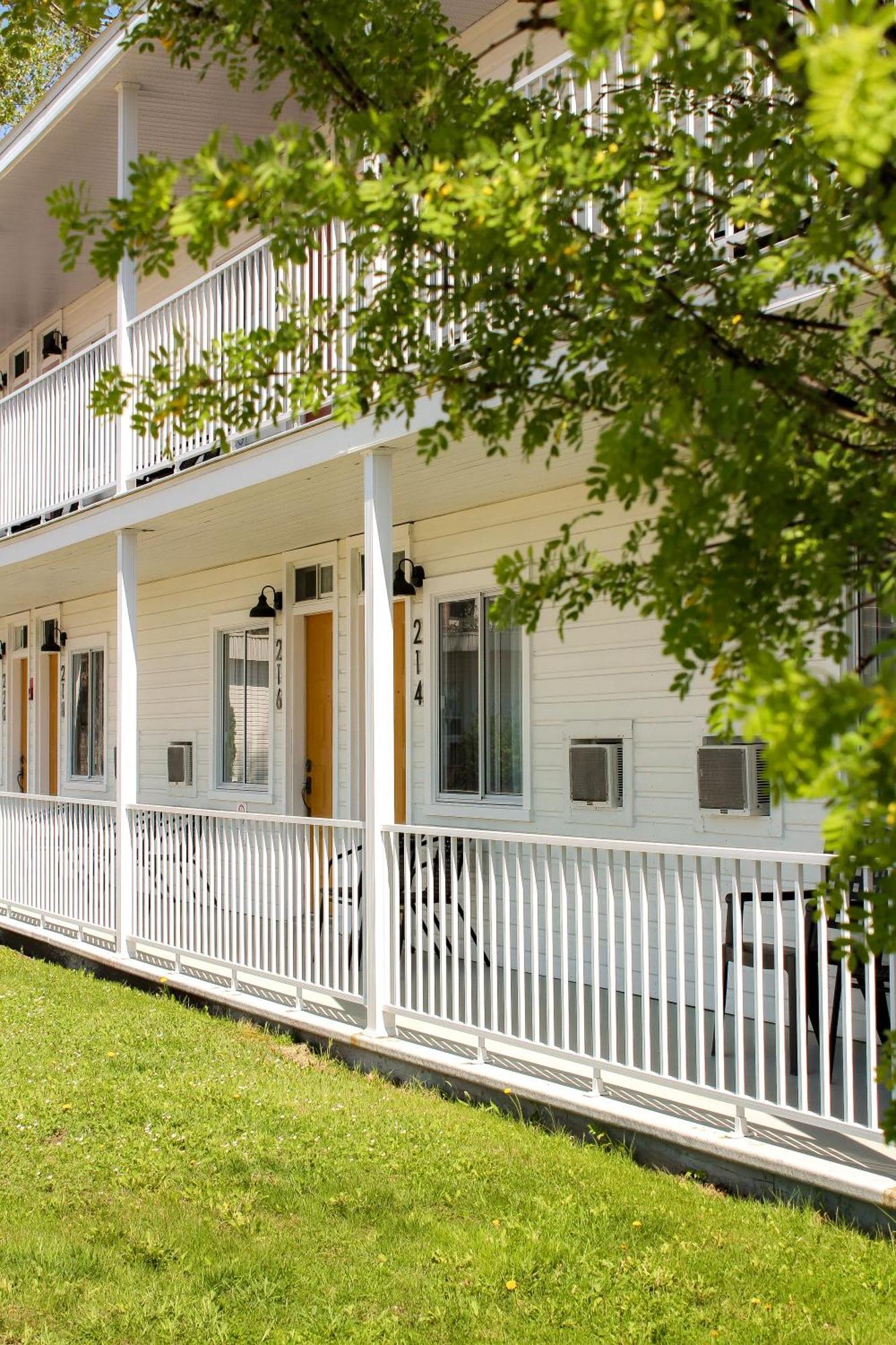 Auberge Le Parasol Saguenay Zewnętrze zdjęcie