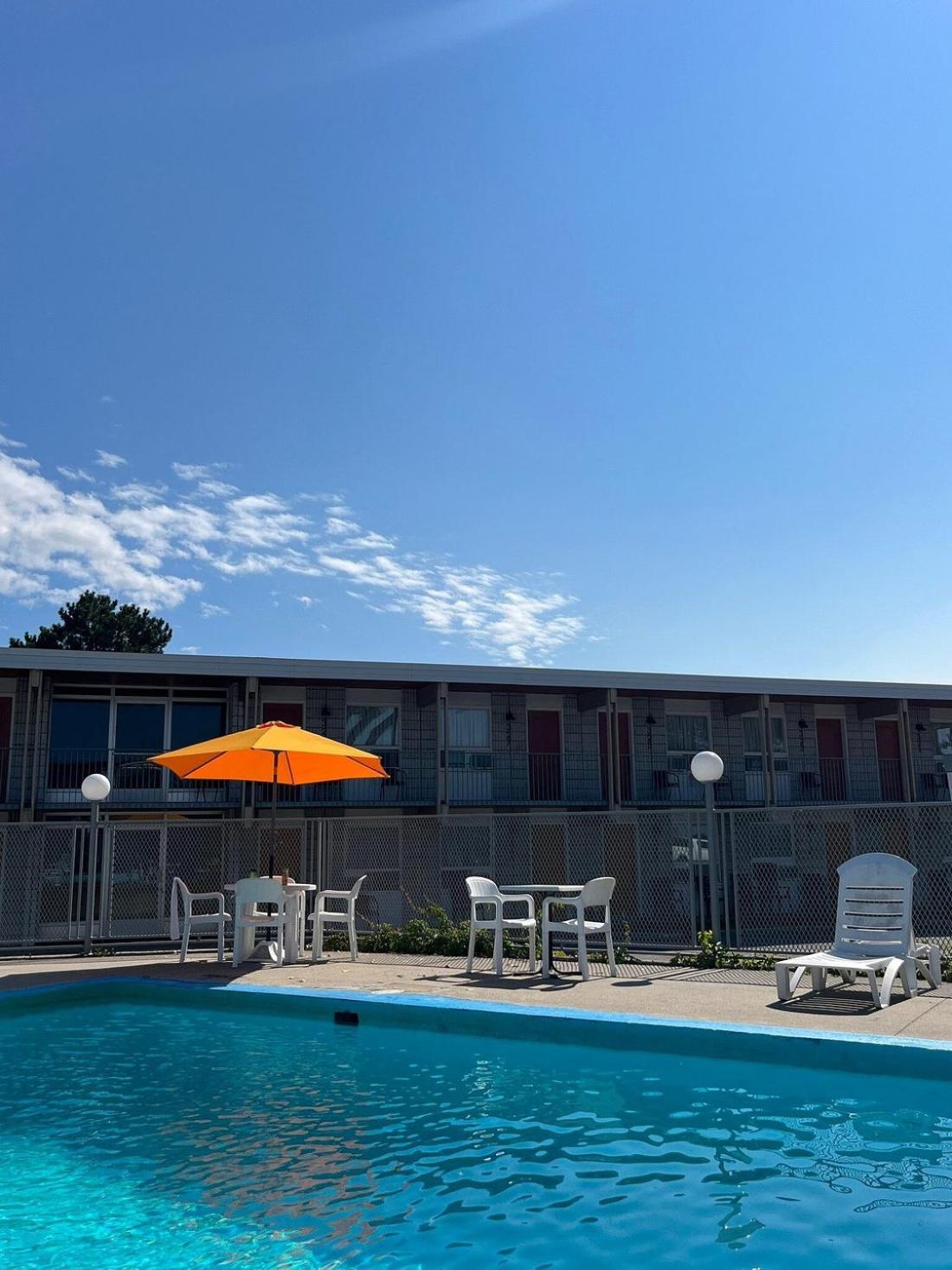 Auberge Le Parasol Saguenay Zewnętrze zdjęcie