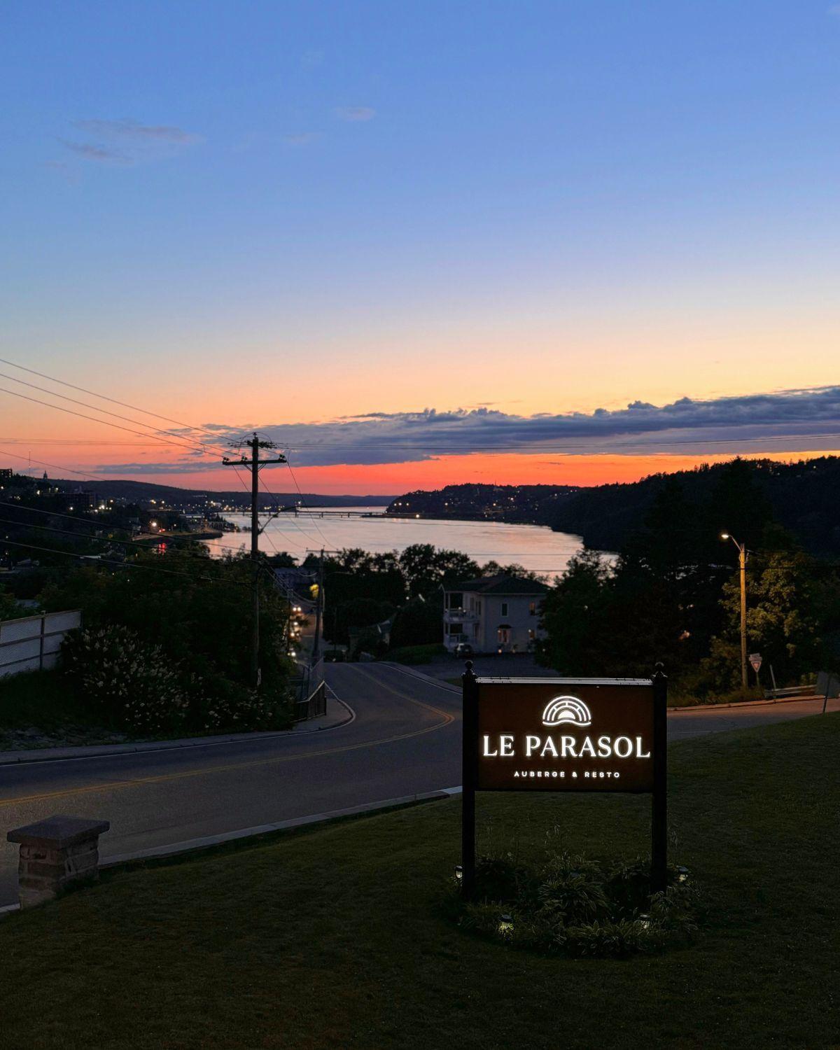 Auberge Le Parasol Saguenay Zewnętrze zdjęcie